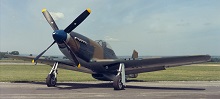 Un North American Mustang peint aux couleurs de la Seconde Guerre mondiale.