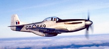 Le Mustang Mk IV nord-américain est entré en service au Canada en 1947, et cet avion CB 569 appartenait à l’escadrille mixte du commandement central de l’aviation située à la  Station de Trenton de l’ARC. Au cours de cette période d’après-guerre, le Mustang Mk IV était utilisé pour fournir l’équipement aux escadrons auxiliaires jusqu’à la fin des années 1950. PHOTO : MDN